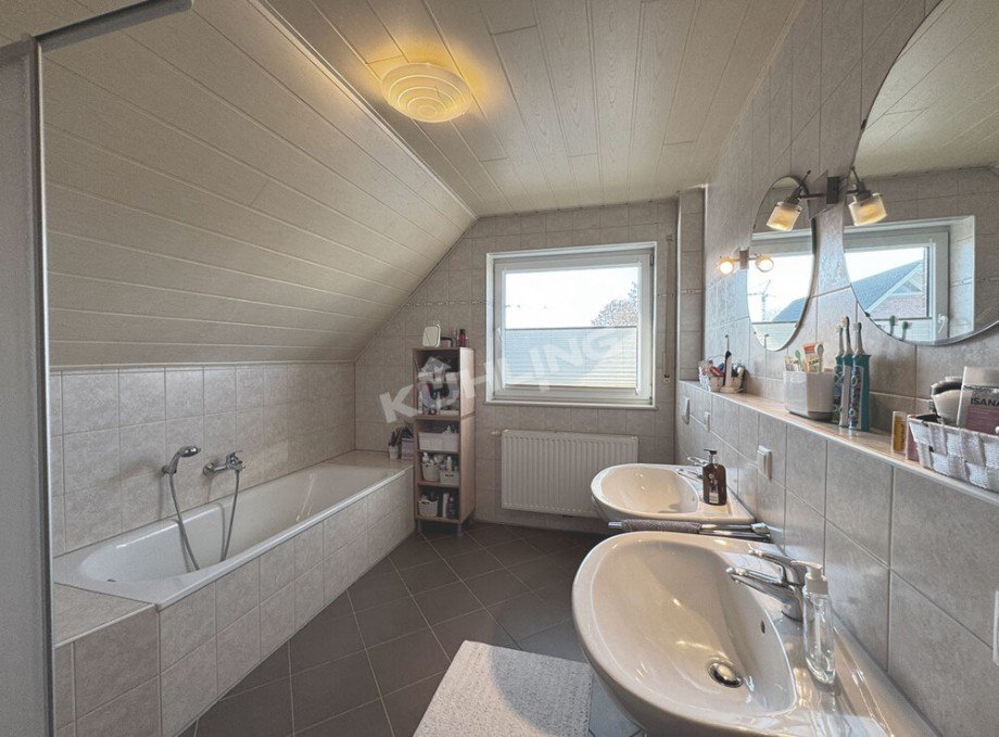 Bad OG Doppelhaush�lfte Emstek