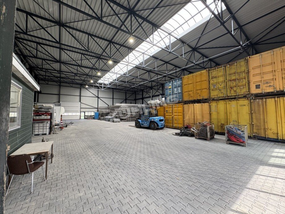  Halle Bakum