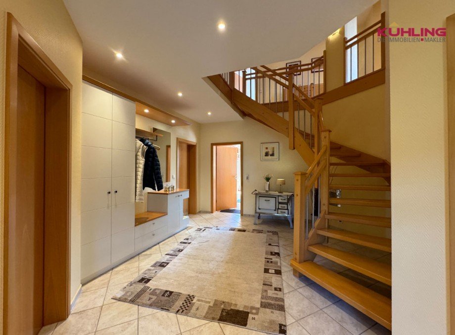 Dielenbereich mit Aufgang zum Obergeschoss Einfamilienhaus L�sche