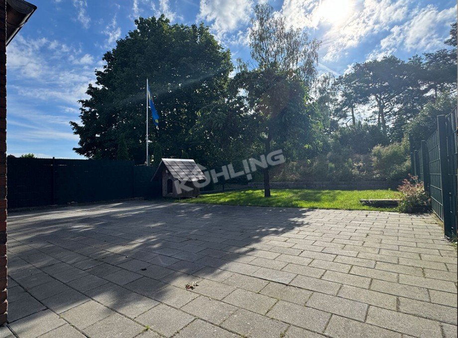 Blick von der Terrasse in den Garten Einfamilienhaus Lohne