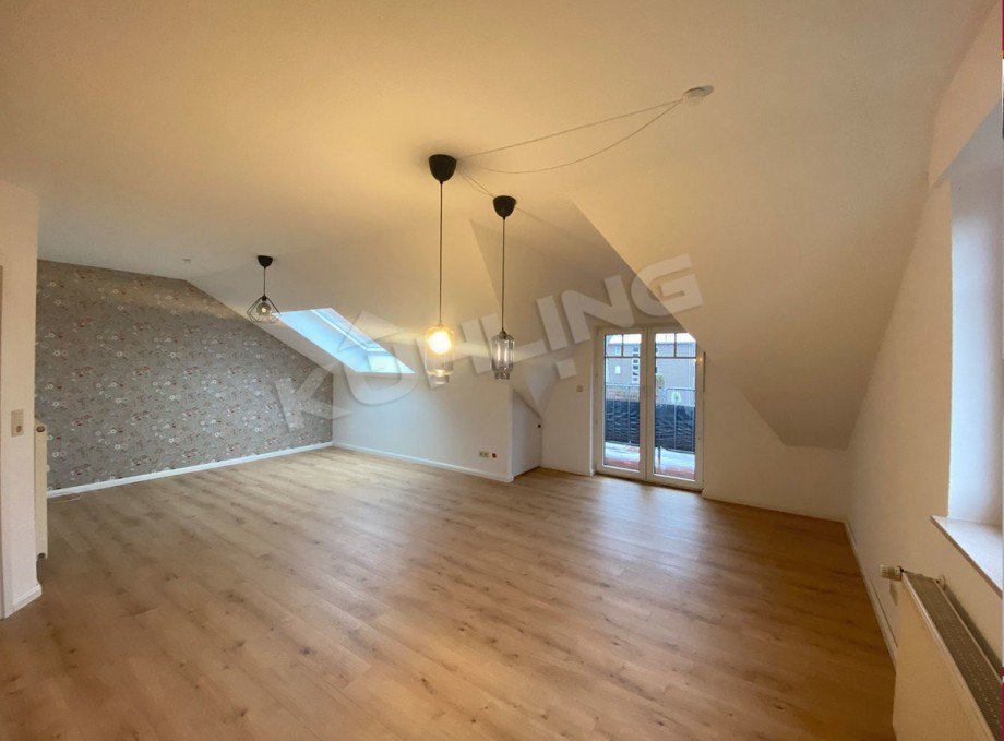 Lichterf�llter Lebensmittelpunkt Wohn-/Esszimmer Dachgeschosswohnung Lohne