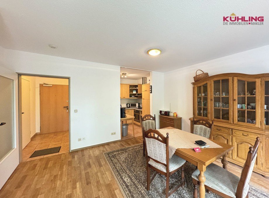 �ber den Eingangsbereich gradewegs in den offenen Wohn-Essraum Etagenwohnung Vechta