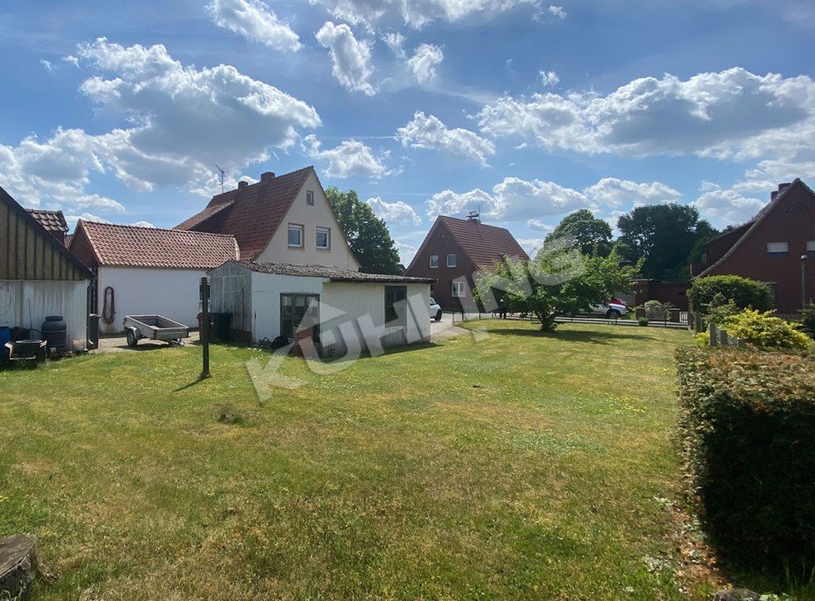 Gro�z�giger Aussenbereich Einfamilienhaus Barnstorf