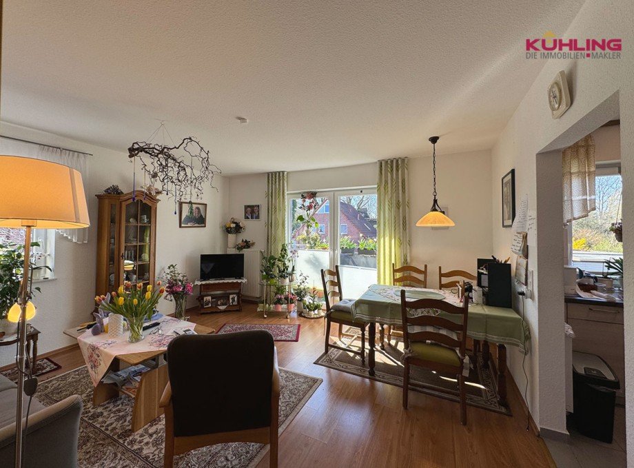 Wohn-/ Essbereich mit Zugang zum Balkon Etagenwohnung Ahlhorn