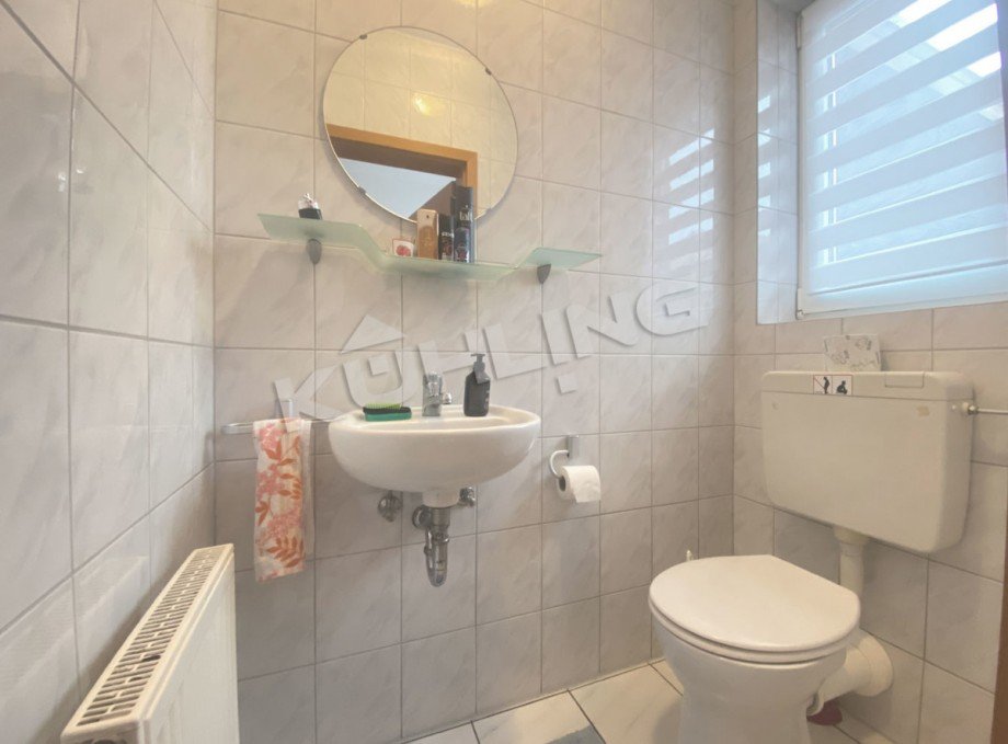 G�ste-WC Doppelhaush�lfte Dinklage