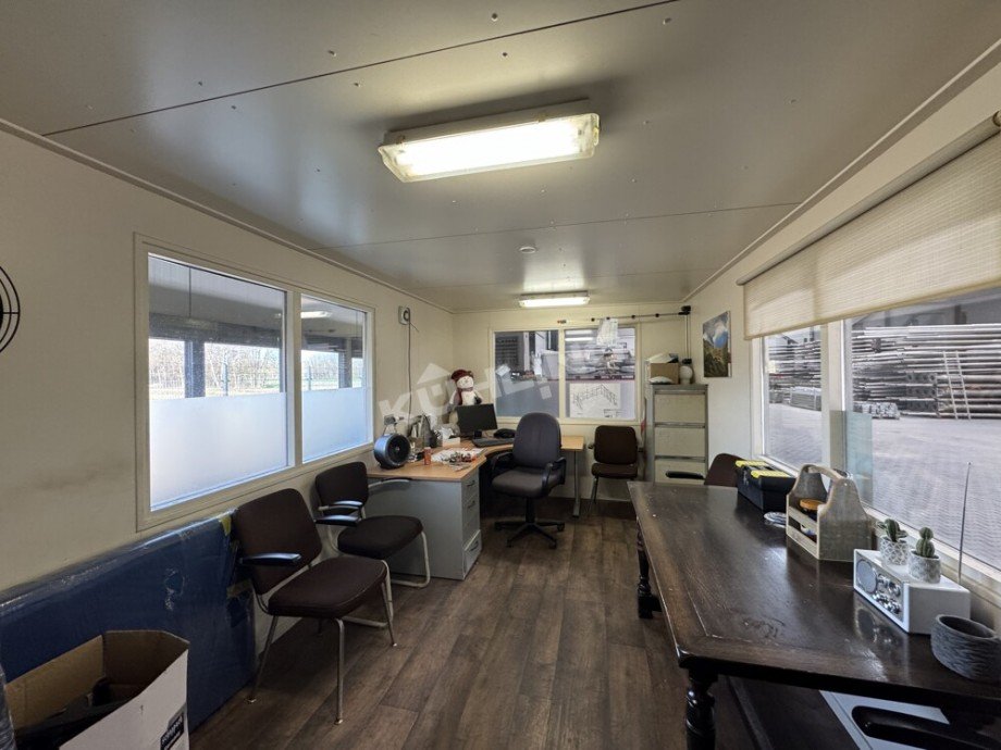 B�ro-/ Gemeinschaftsbereich Halle Bakum