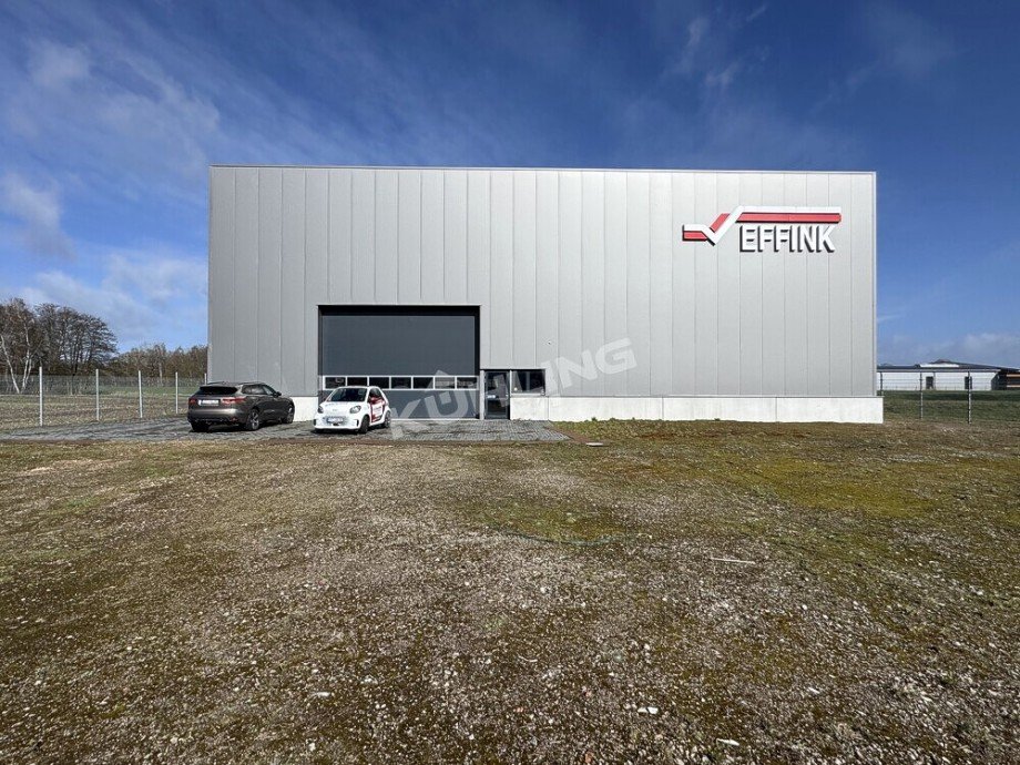 Ansichten / Au�enbereich Halle Bakum