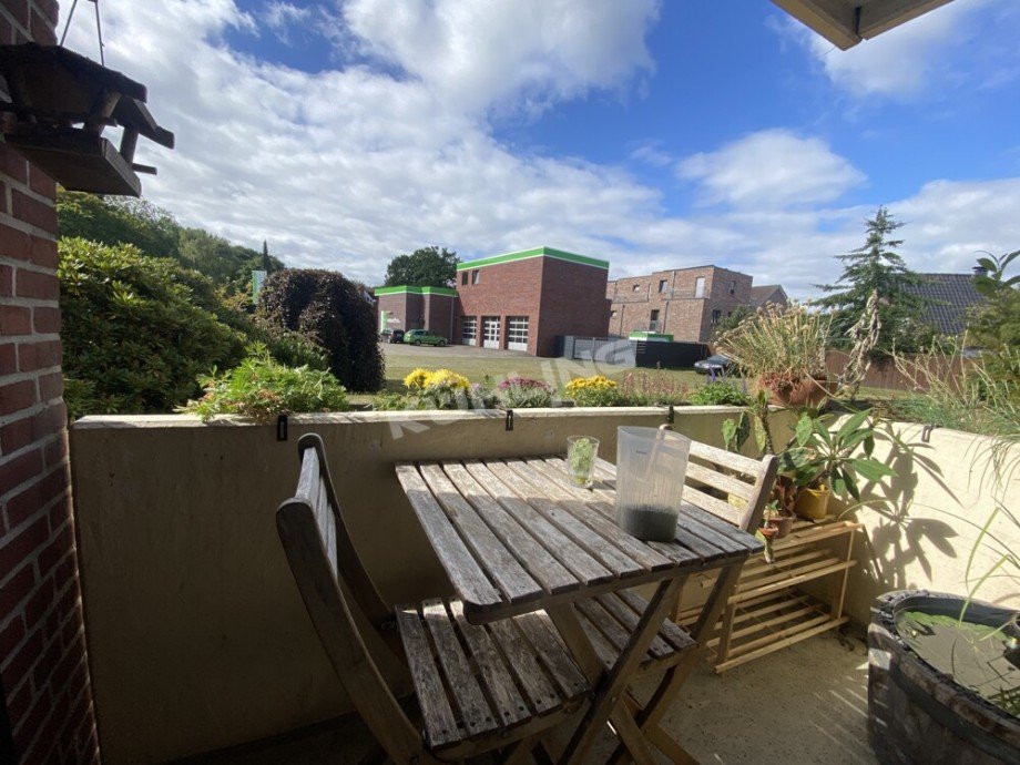 Hochparterre-terrasse Erdgeschosswohnung Oldenburg