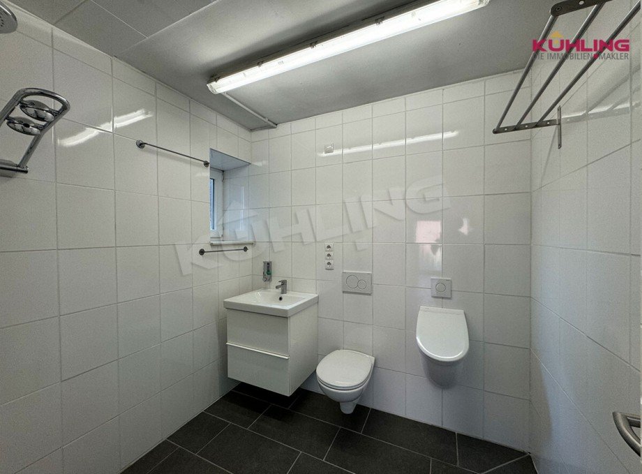 Duschbad Doppelhaush�lfte B�hren