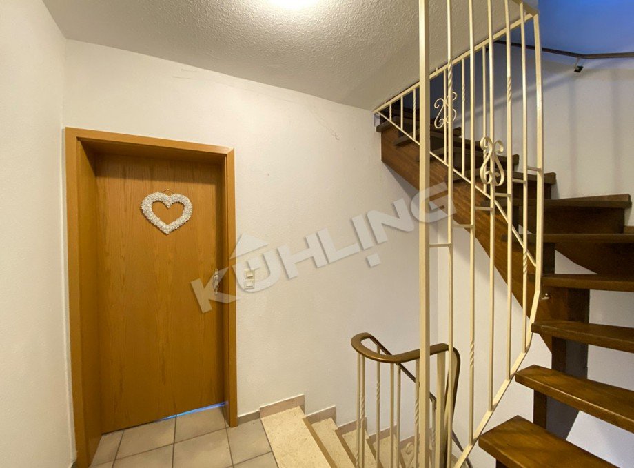 Treppenaufgang + Flur OG Mehrfamilienhaus L�ningen