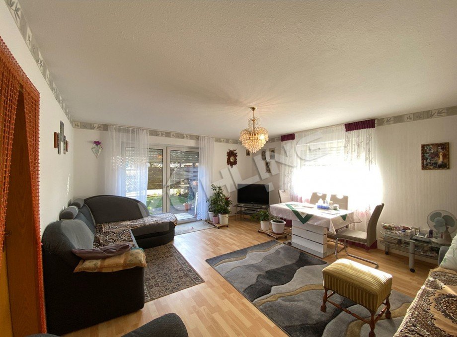 Wohnzimmer EG re nebst Au�enbereich Mehrfamilienhaus L�ningen