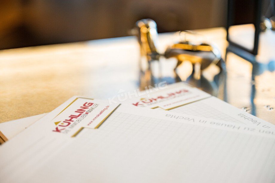 Hier werden N�gel mit K�pfen gemacht! Doppelhaush�lfte Emstek