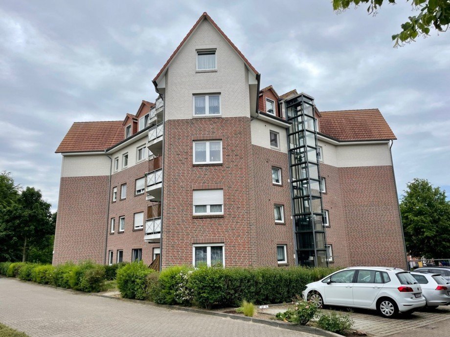 Frontansicht : Au�enfahrstuhl Etagenwohnung Bergen auf R�gen