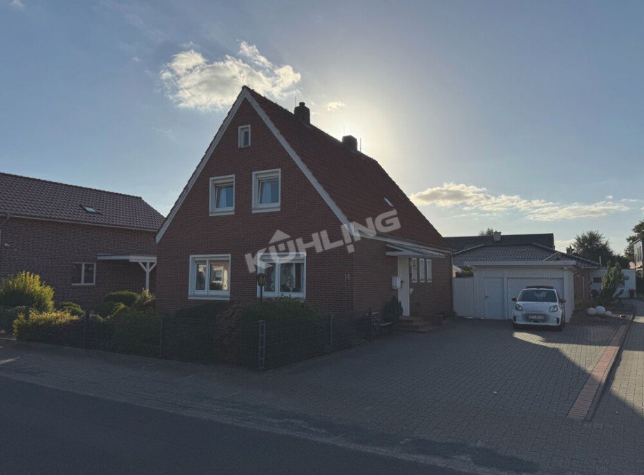 Abendstimmung Einfamilienhaus Calveslage