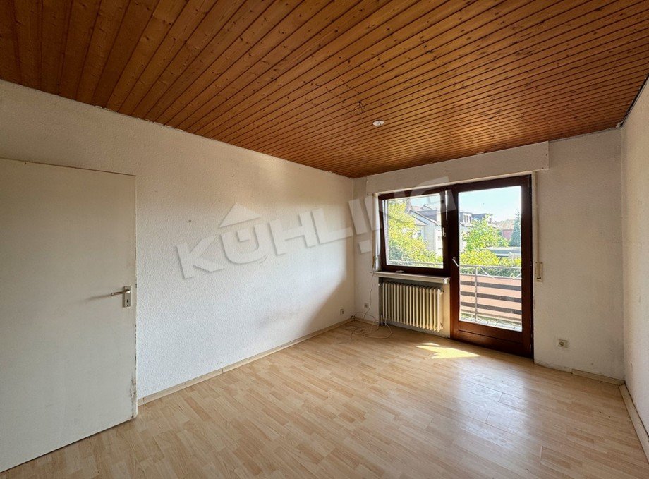 Elternschlafzimmer mit Zugang zum Balkon Doppelhaush�lfte Vechta